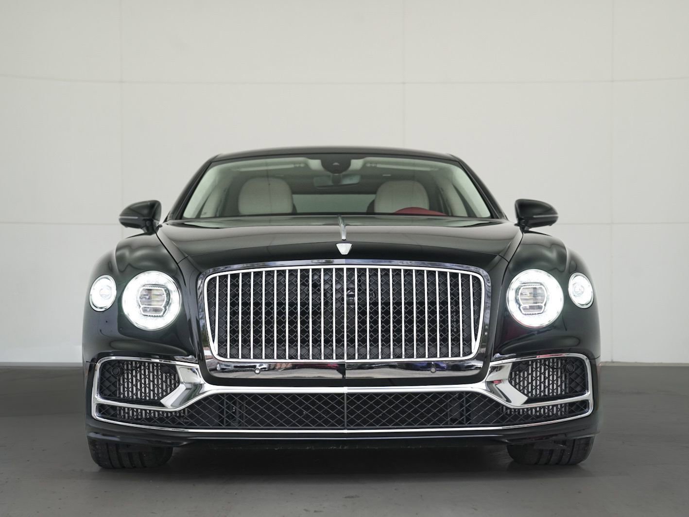 Used 2023 Bentley Flying Spur V8 image 35