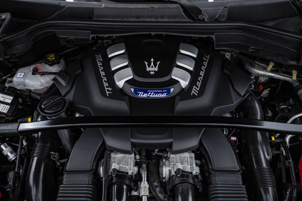 Certified 2024 Maserati Grecale Modena AWD/4WD image 28