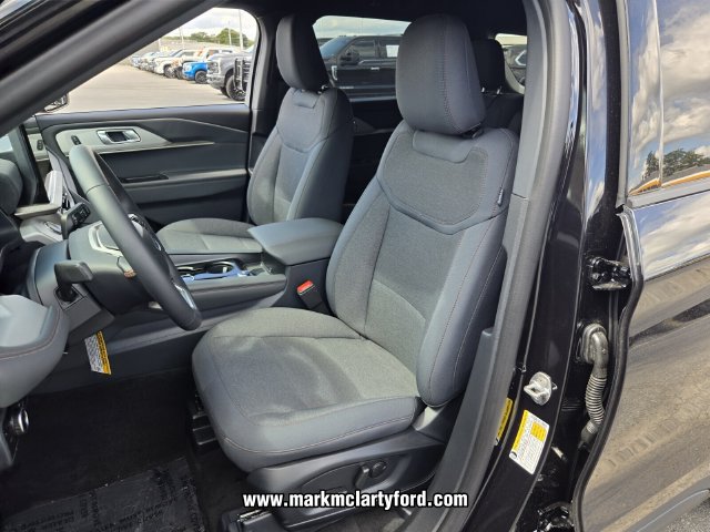 New 2027 Ford Explorer Active RWD image 7