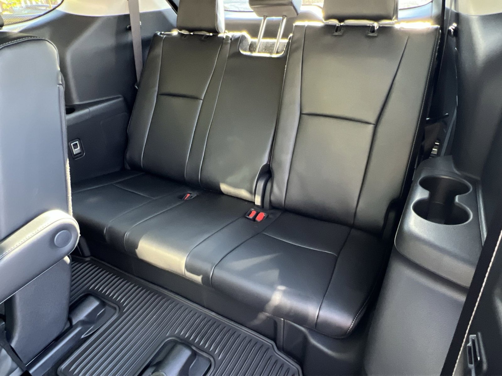New 2025 Toyota Highlander Platinum image 19