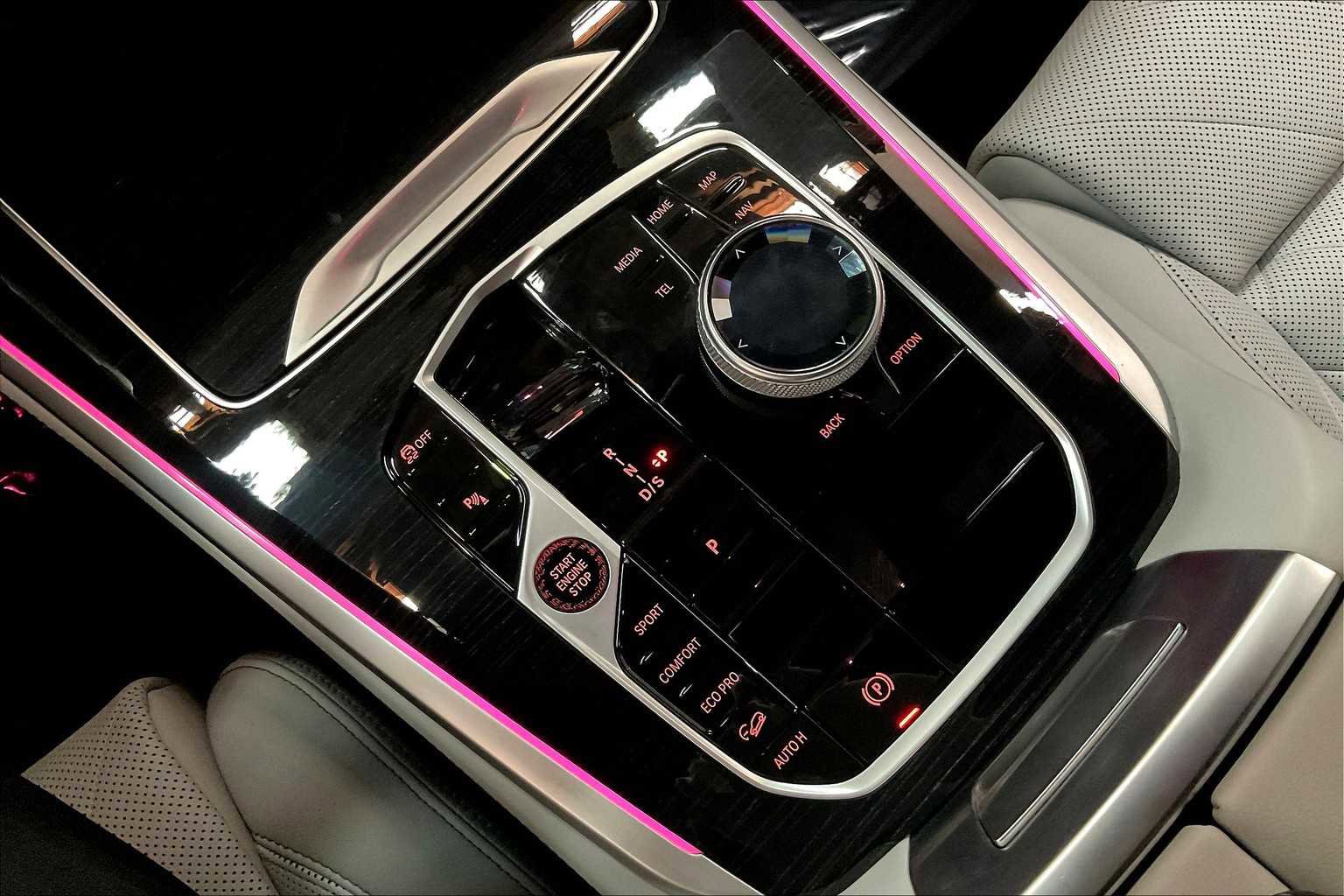 Used 2025 BMW X5 M60i w/ Executive Package image 39