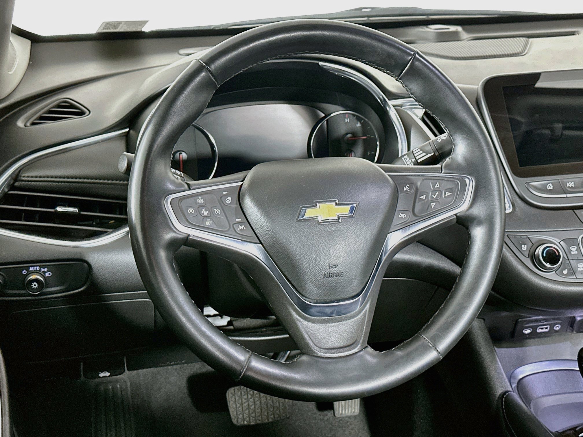 Used 2024 Chevrolet Malibu LT FWD image 17