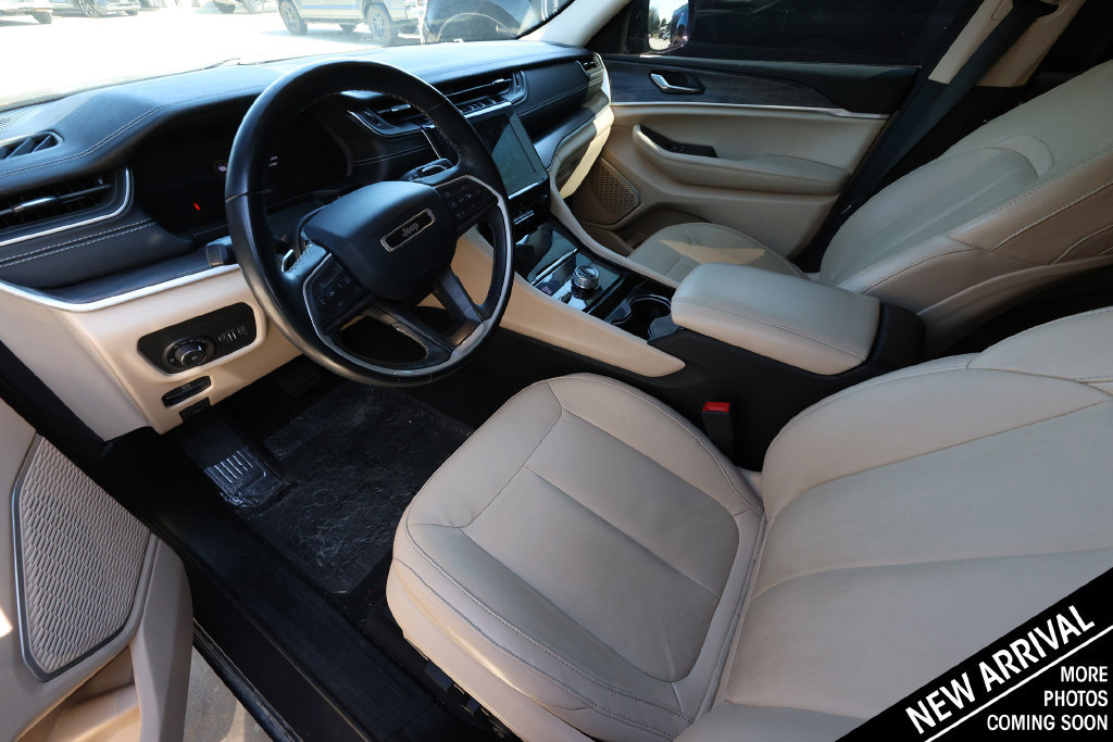 Used 2022 Jeep Grand Cherokee L Limited AWD/4WD image 9