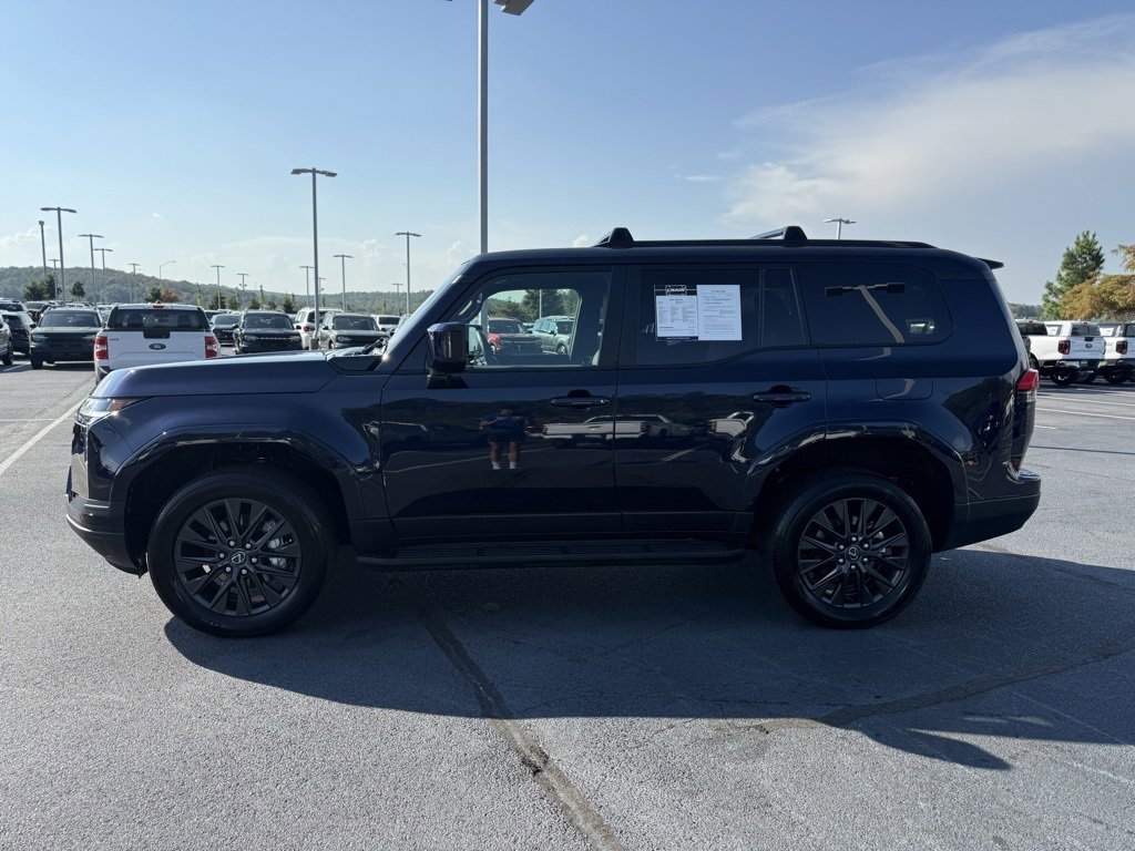Used 2025 Lexus GX 550 image 4