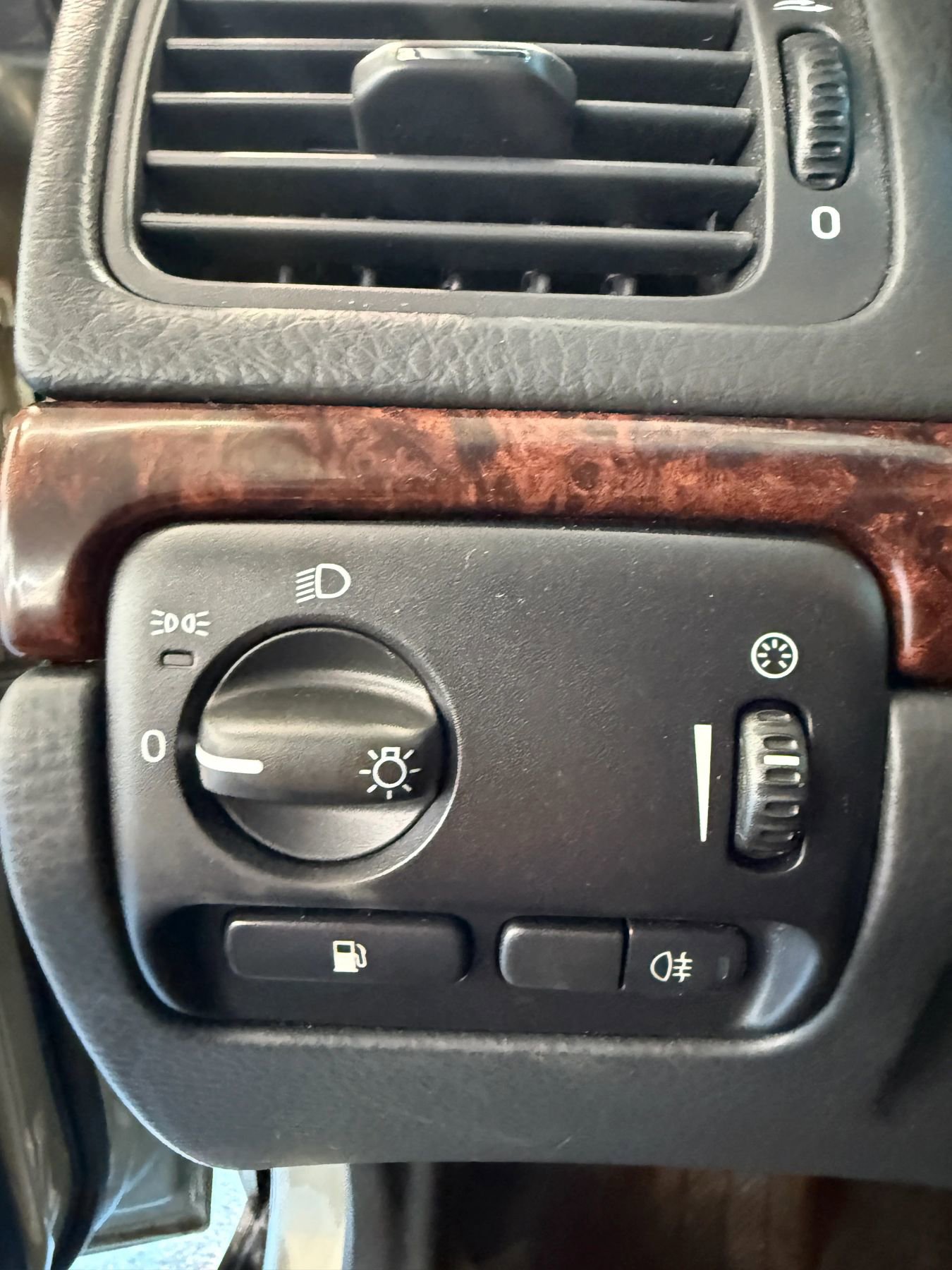 Used 2004 Volvo S80 2.9 image 28