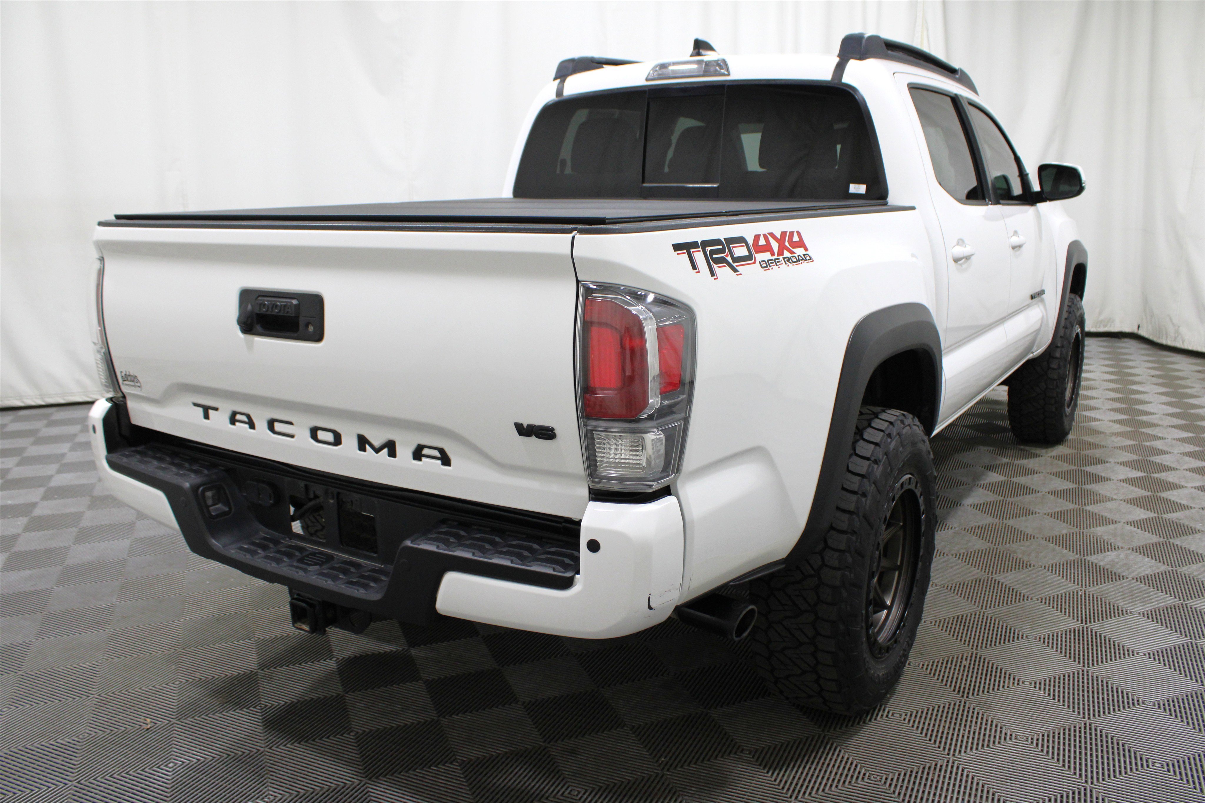 Used 2023 Toyota Tacoma TRD Off-Road w/ Technology Package image 28