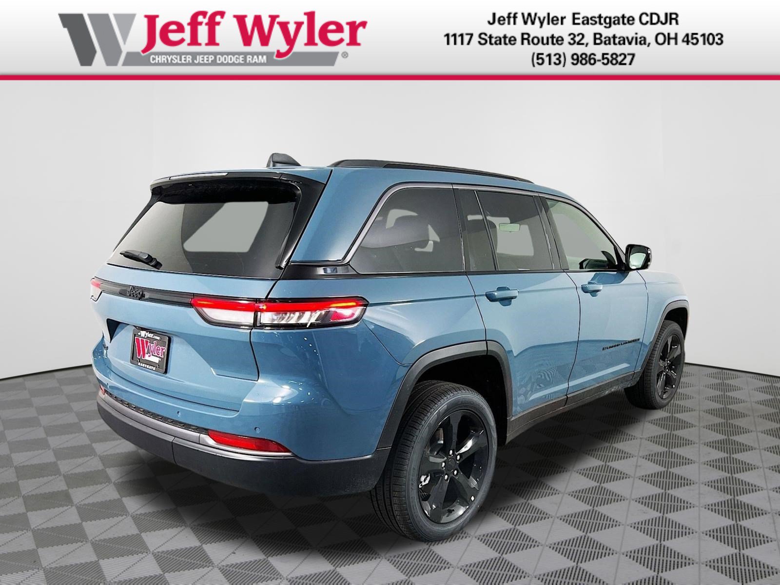 New 2026 Jeep Grand Cherokee Limited w/ Limited Altitude Package AWD/4WD image 30