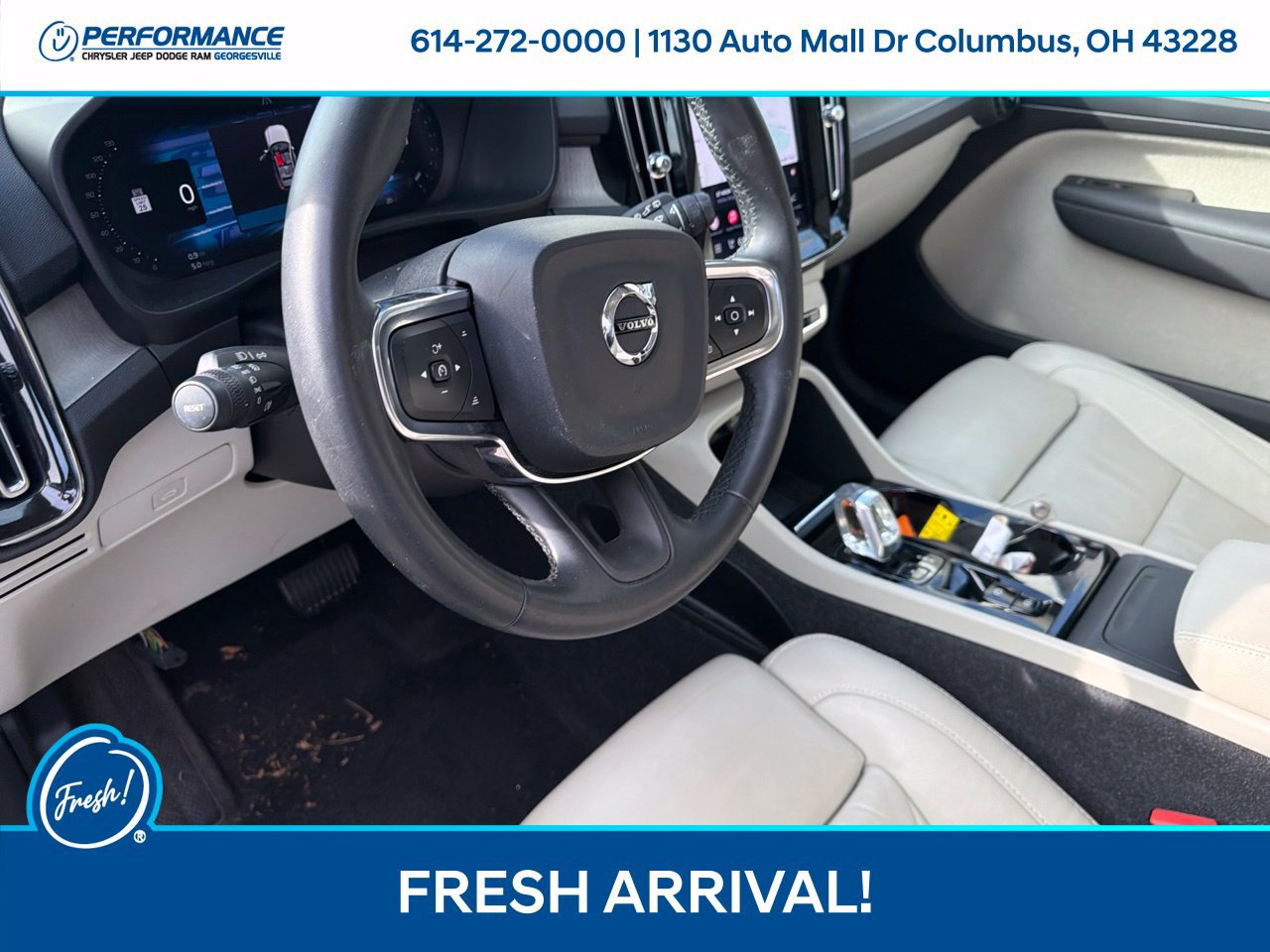 Used 2023 Volvo XC40 B5 Plus AWD/4WD image 12