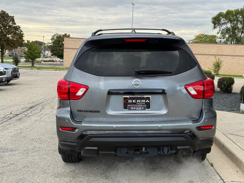 Used 2019 Nissan Pathfinder SL AWD/4WD image 4