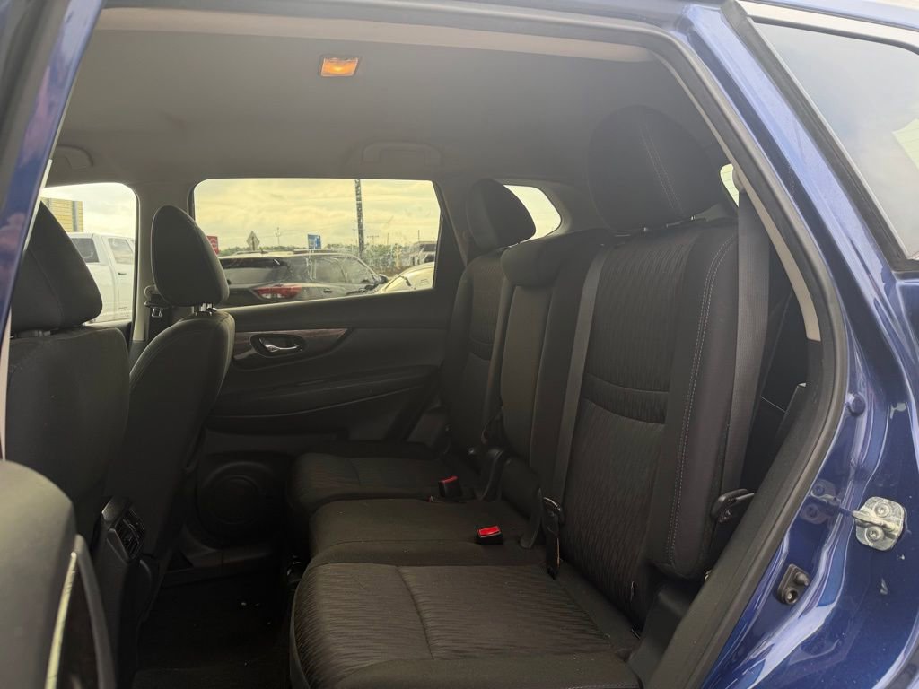 Used 2019 Nissan Rogue S w/ Special Edition Package FWD image 23