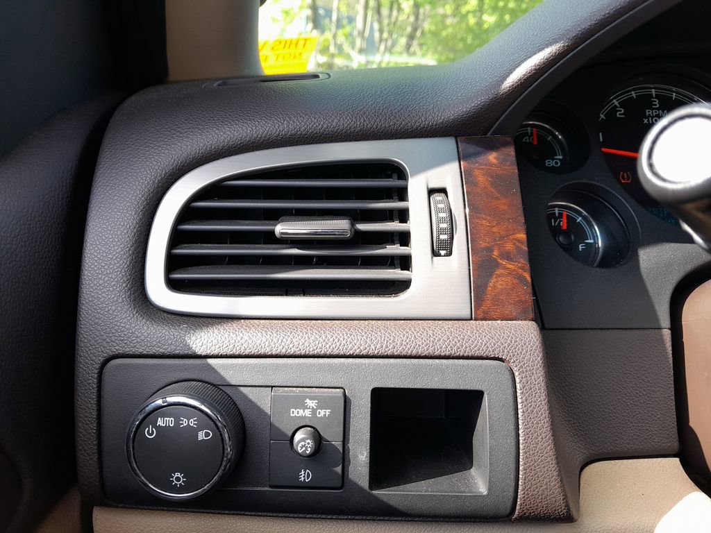 Used 2012 GMC Yukon Denali AWD/4WD image 15