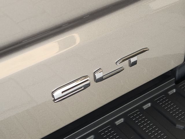 Used 2025 GMC Sierra 1500 SLT AWD/4WD image 10