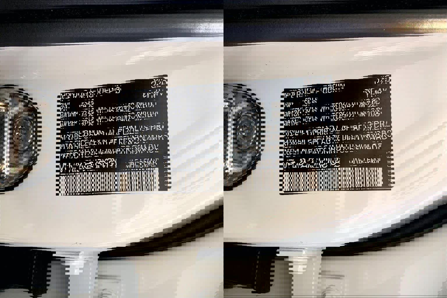 Used 2025 Porsche Macan image 36