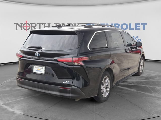 Used 2022 Toyota Sienna LE FWD image 3