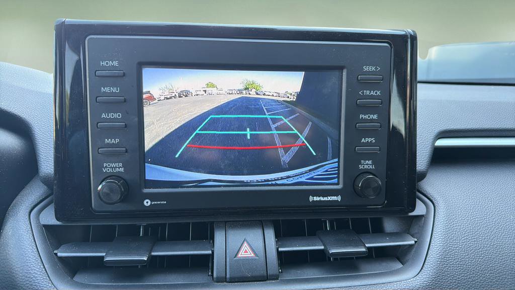 Used 2021 Toyota RAV4 LE image 19