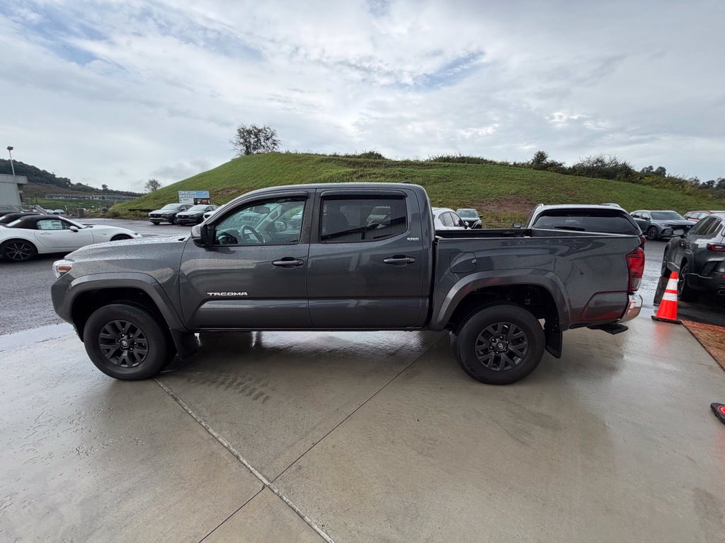 Used 2023 Toyota Tacoma SR5 AWD/4WD image 4