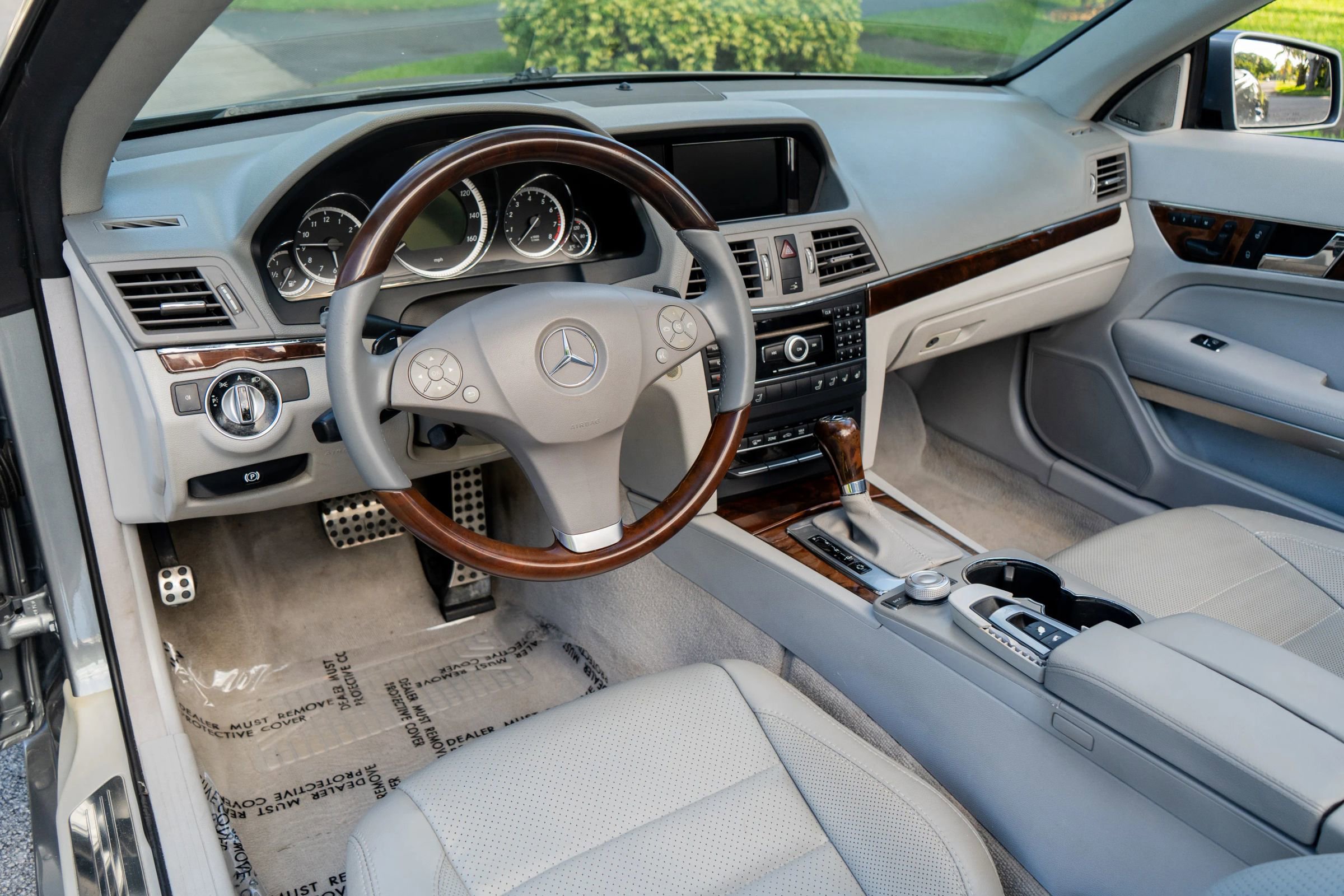 Used 2011 Mercedes-Benz E 350 Cabriolet w/ Premium 2 Pkg image 2