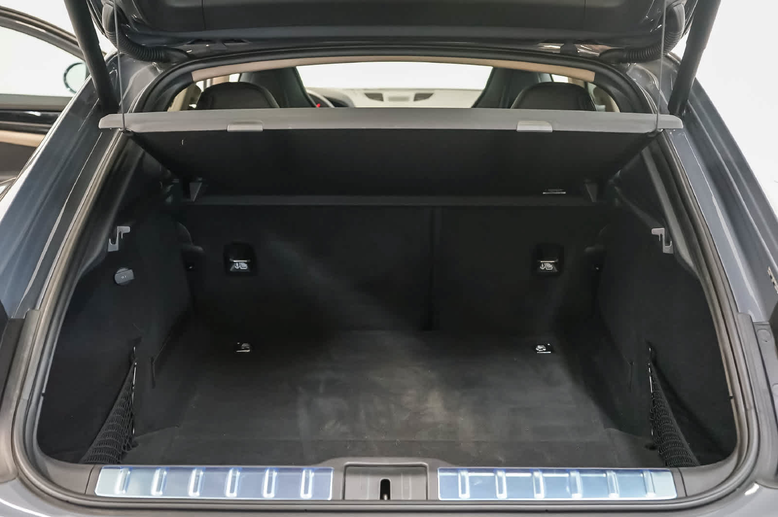 Certified 2025 Porsche Panamera RWD image 31