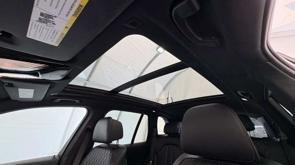 Used 2025 BMW X5 xDrive50e image 45