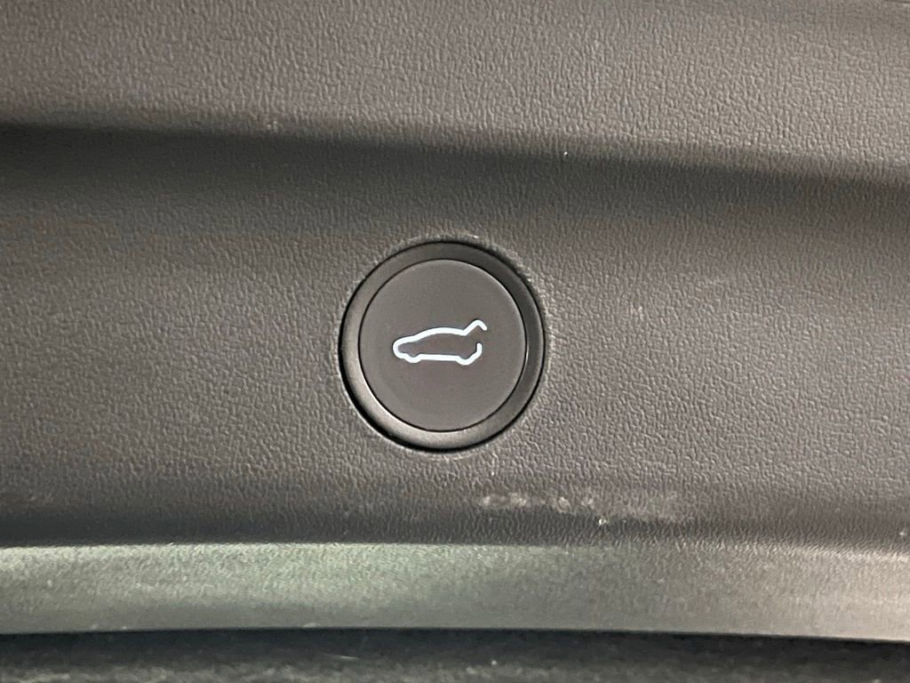 Used 2022 Tesla Model Y Performance image 35