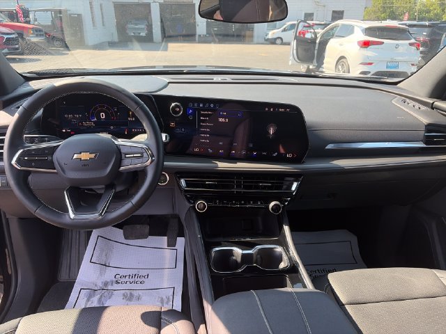 Used 2026 Chevrolet Traverse LT FWD image 12
