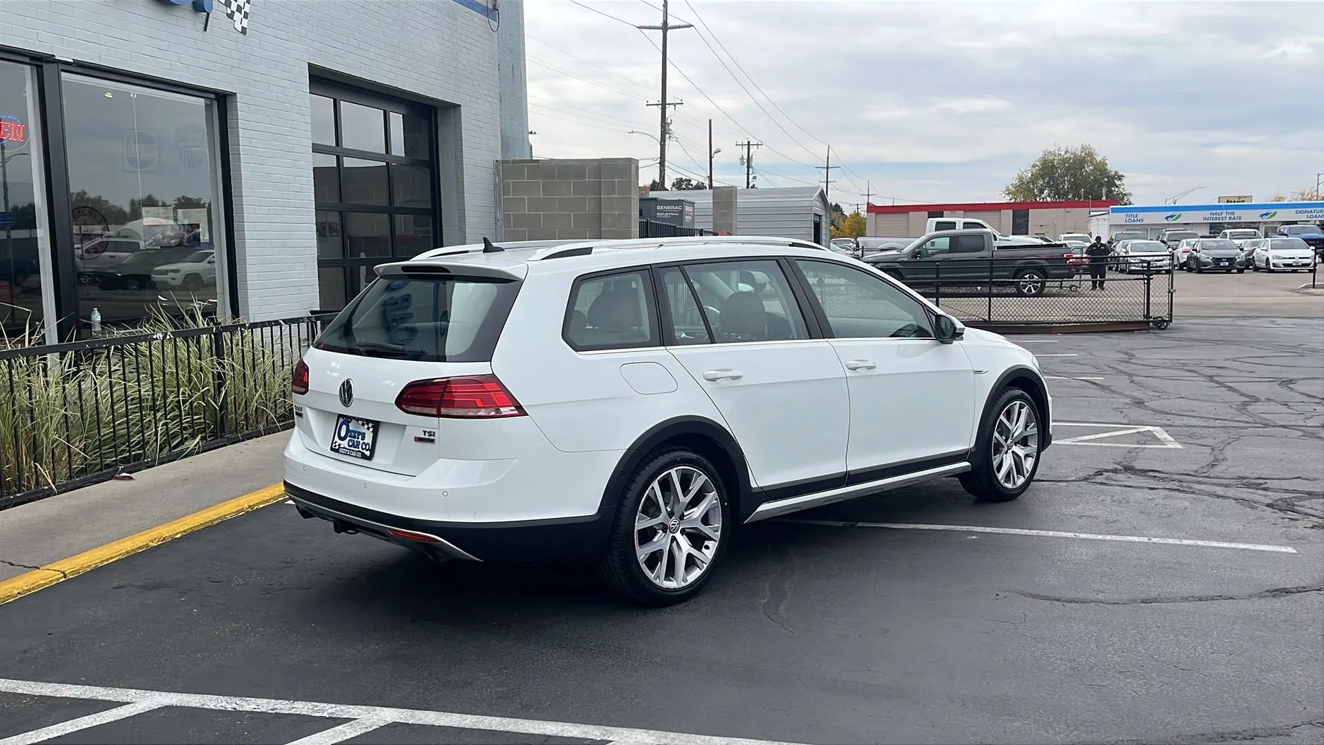 Used 2018 Volkswagen Golf Alltrack SEL image 3