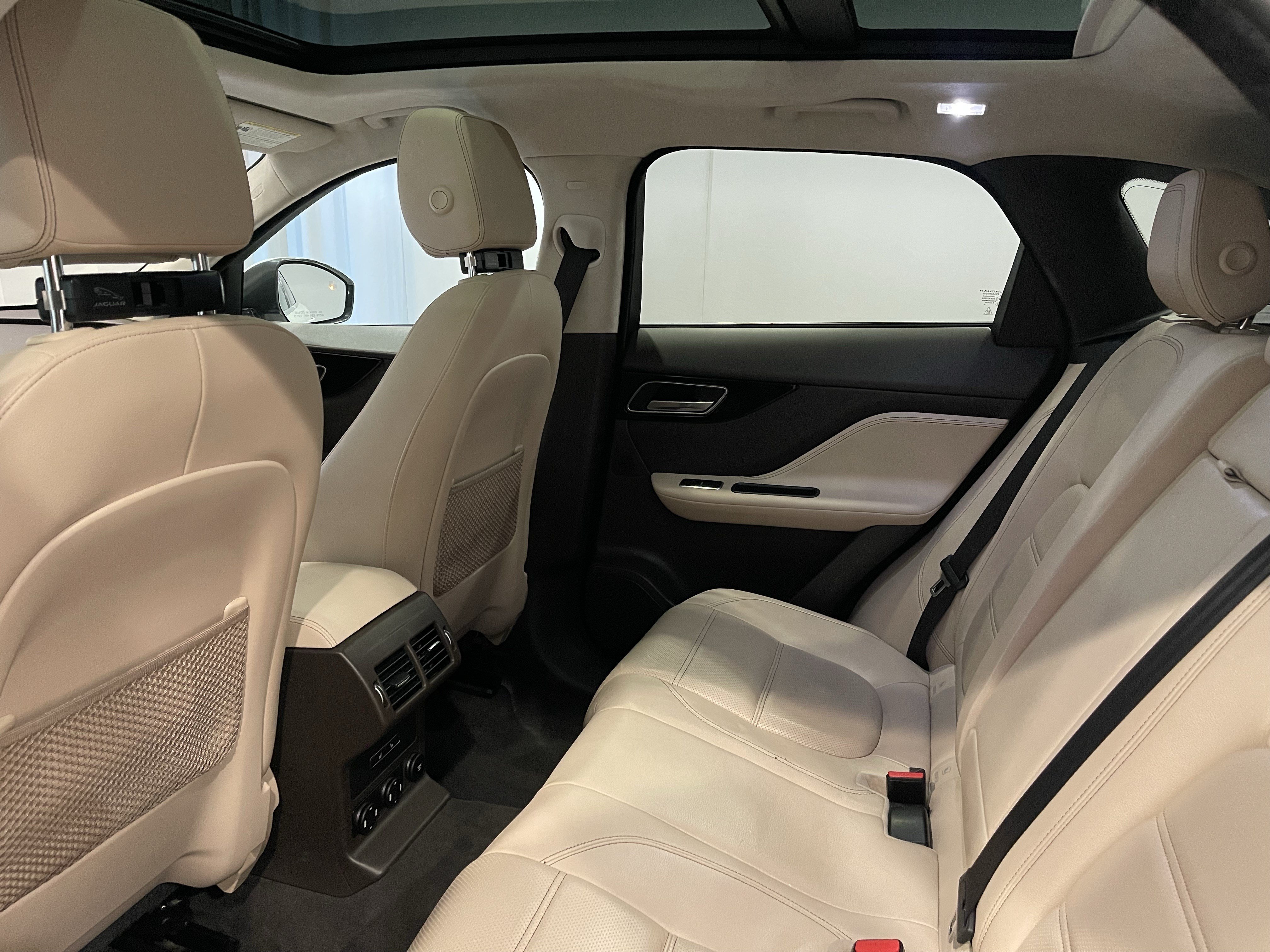 Used 2019 Jaguar F-PACE Prestige AWD/4WD image 23