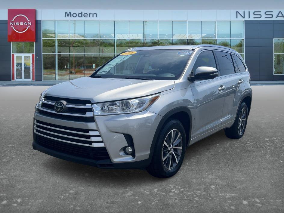 Used 2018 Toyota Highlander XLE FWD image 1