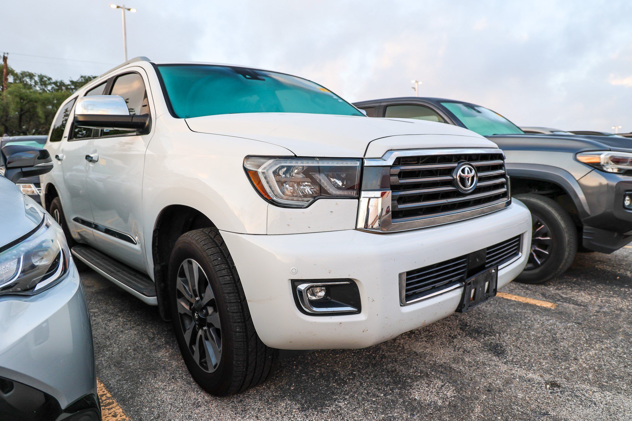 Used 2020 Toyota Sequoia Limited w/ Safety & Convenience Package AWD/4WD image 7
