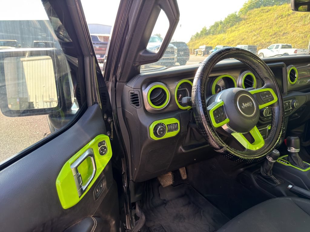 Used 2021 Jeep Gladiator Overland AWD/4WD image 5