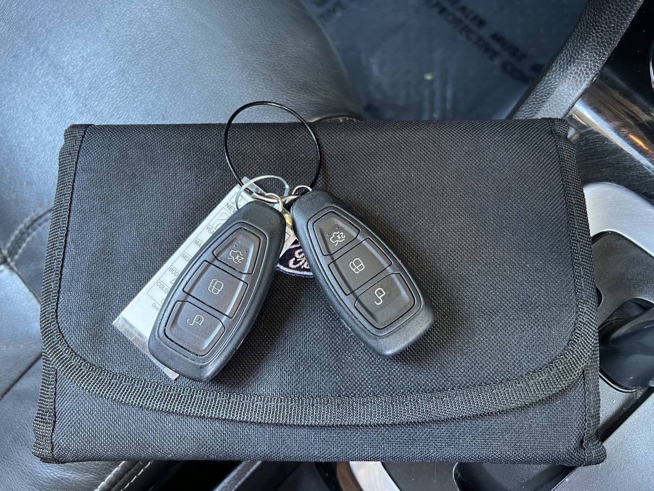 Used 2014 Ford Fiesta Titanium FWD image 20
