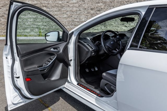 Used 2018 Ford Focus ST FWD image 23