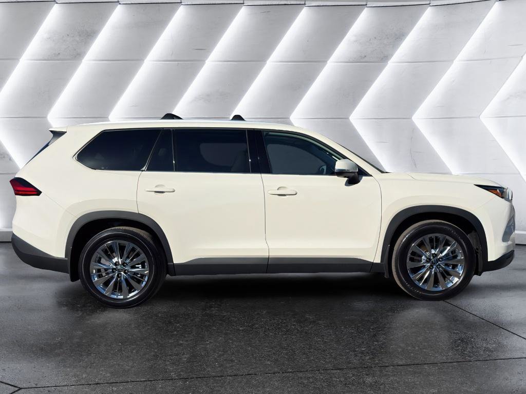 Used 2024 Toyota Grand Highlander Platinum image 8