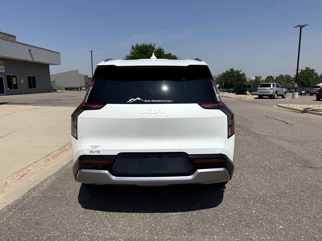 Used 2024 Kia EV9 Land AWD/4WD image 8