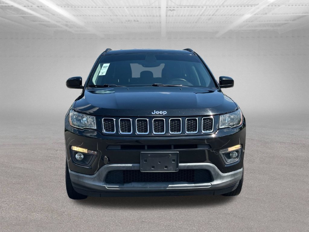 Used 2018 Jeep Compass Latitude w/ Popular Equipment Group AWD/4WD image 2