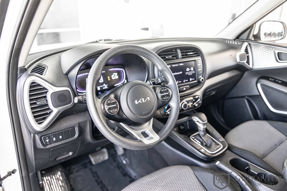 Used 2023 Kia Soul LX w/ Option Group 015 FWD image 18