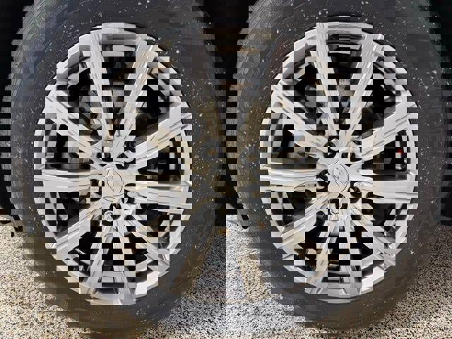 Used 2022 Cadillac XT4 Premium Luxury w/ Enhanced Visibility Package image 25