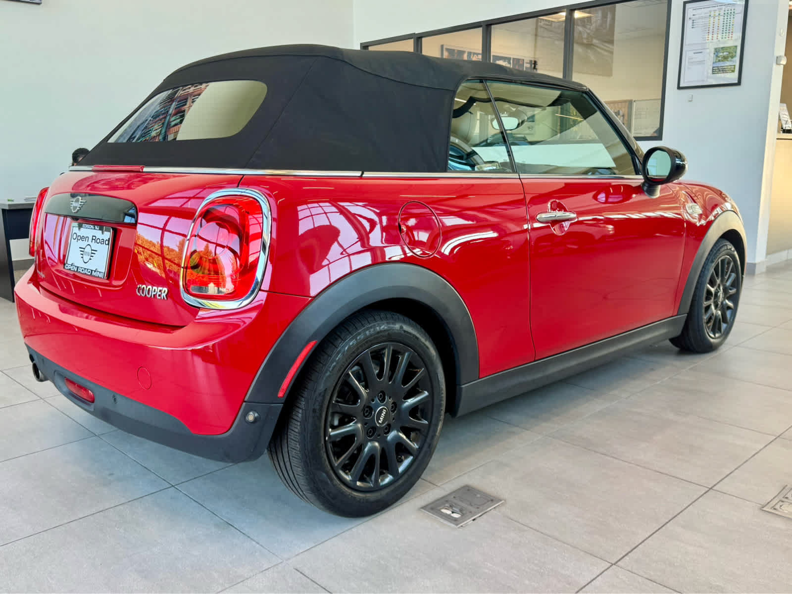 Used 2019 MINI Cooper Convertible FWD image 6