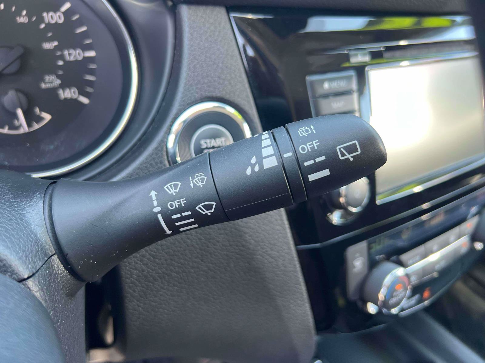 Used 2022 Nissan Rogue Sport SL AWD/4WD image 14