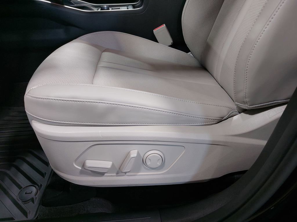 Used 2025 Kia Sorento S FWD image 30