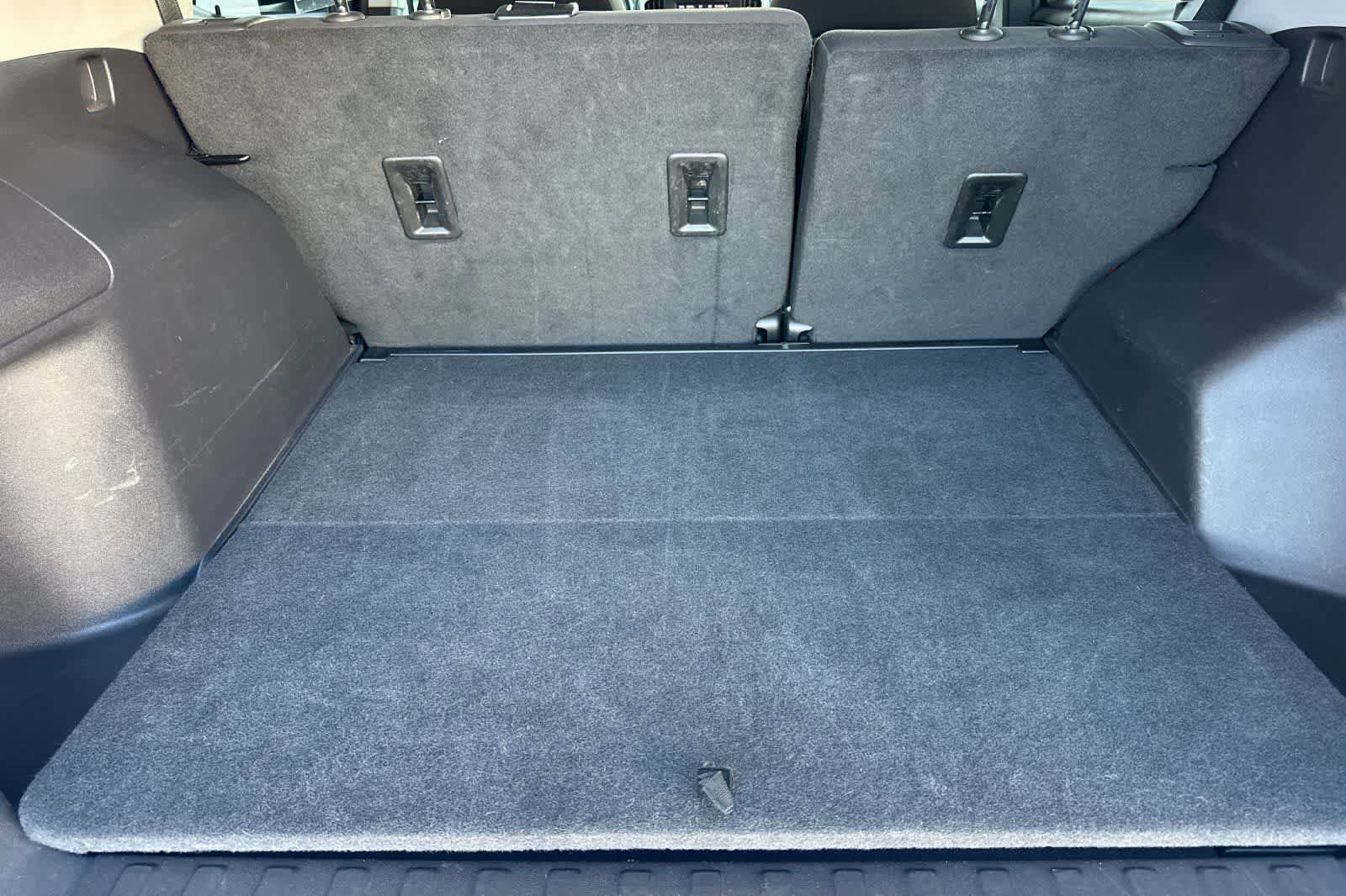 Used 2024 GMC Terrain SLE image 18