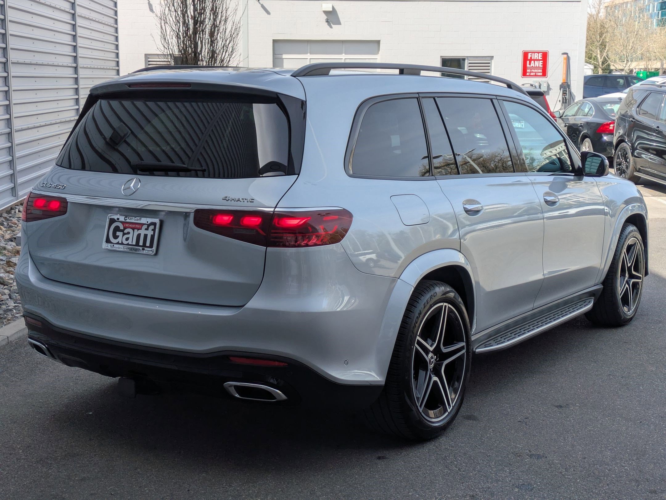 Used 2025 Mercedes-Benz GLS 450 4MATIC image 3