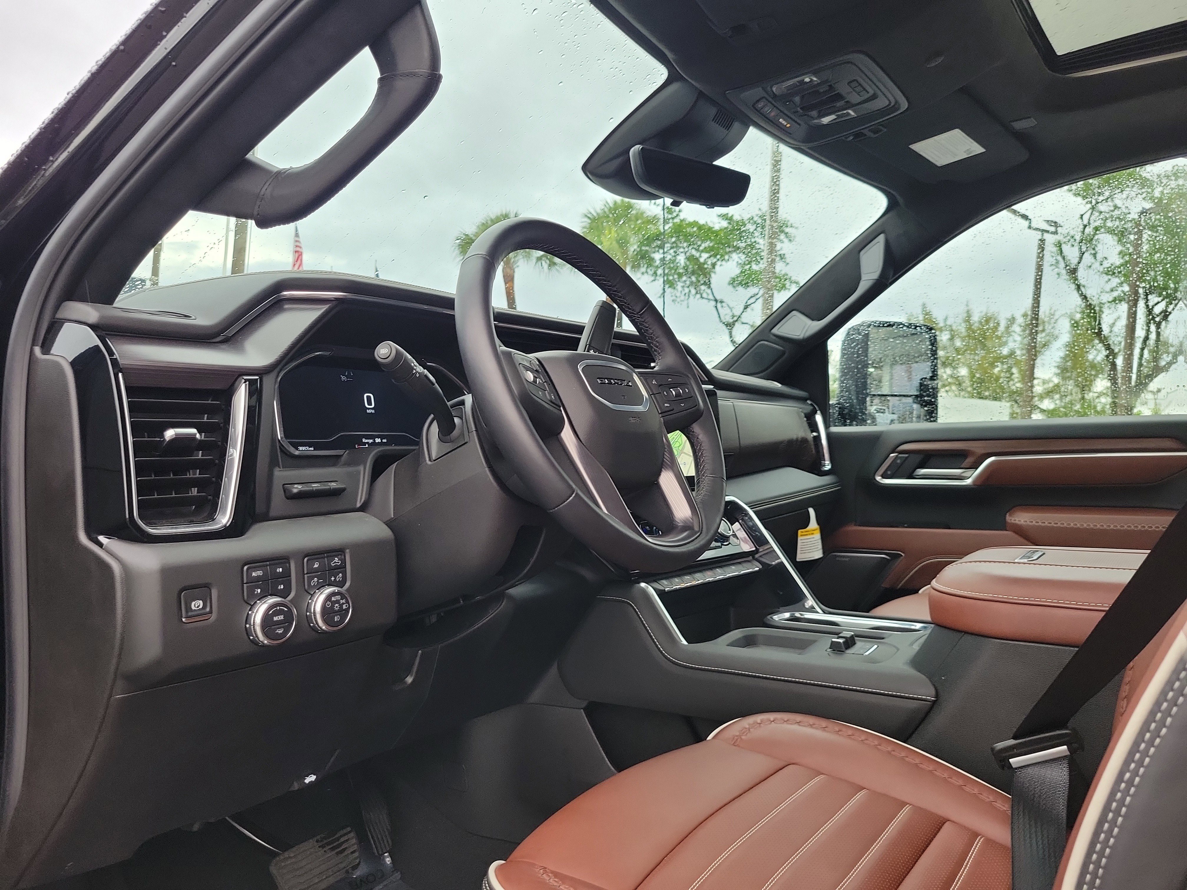 Used 2025 GMC Sierra 3500 Denali Ultimate image 9