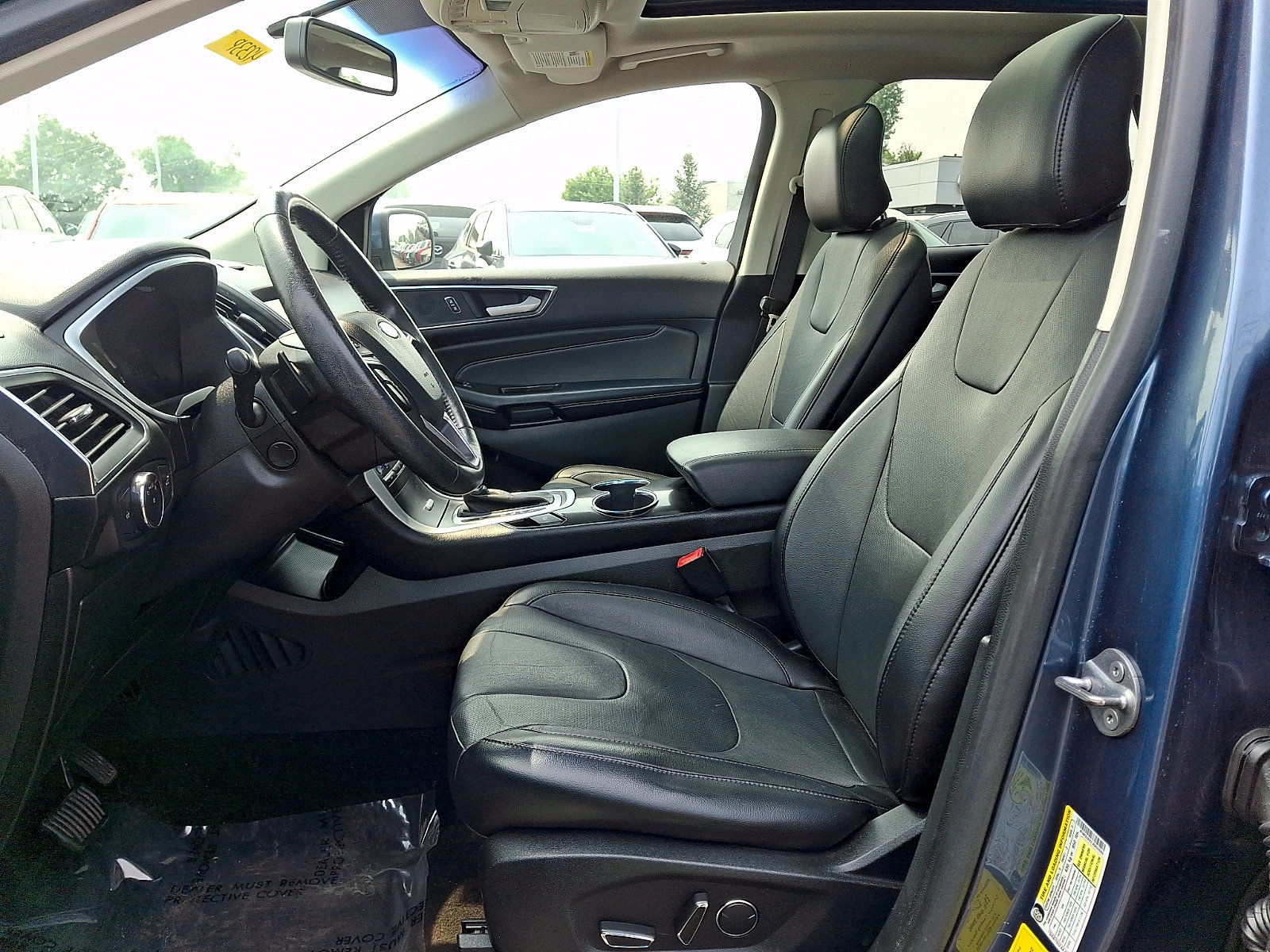 Used 2018 Ford Edge Titanium w/ Equipment Group 301A AWD/4WD image 15