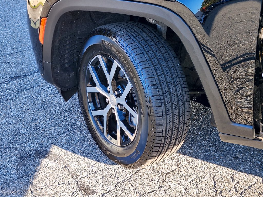 Used 2026 Jeep Grand Cherokee Limited AWD/4WD image 34