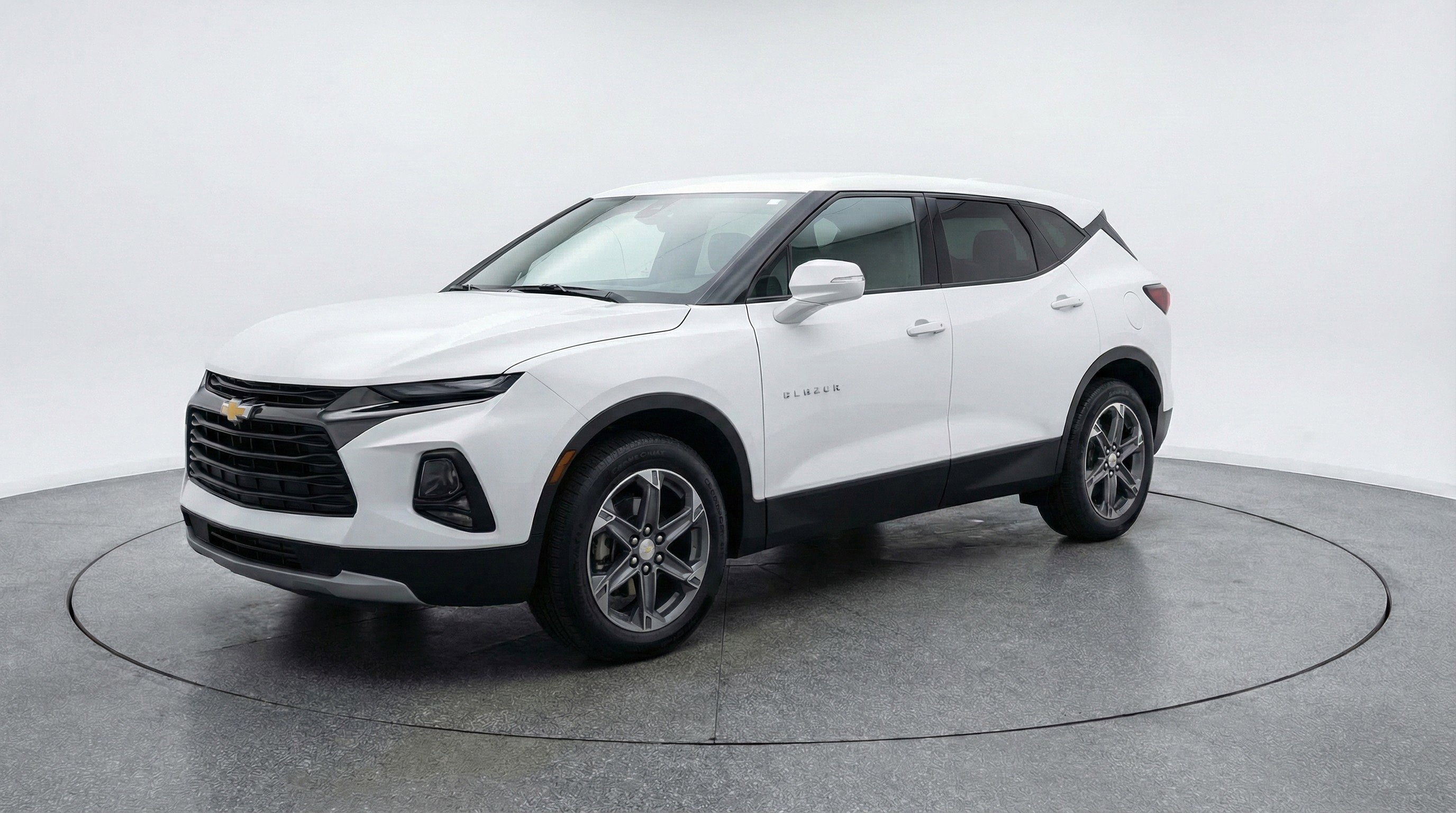 Used 2025 Chevrolet Blazer LT image 3