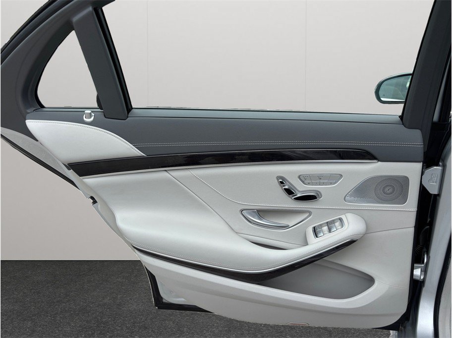 Used 2016 Mercedes-Benz S 63 AMG 4MATIC Sedan image 43