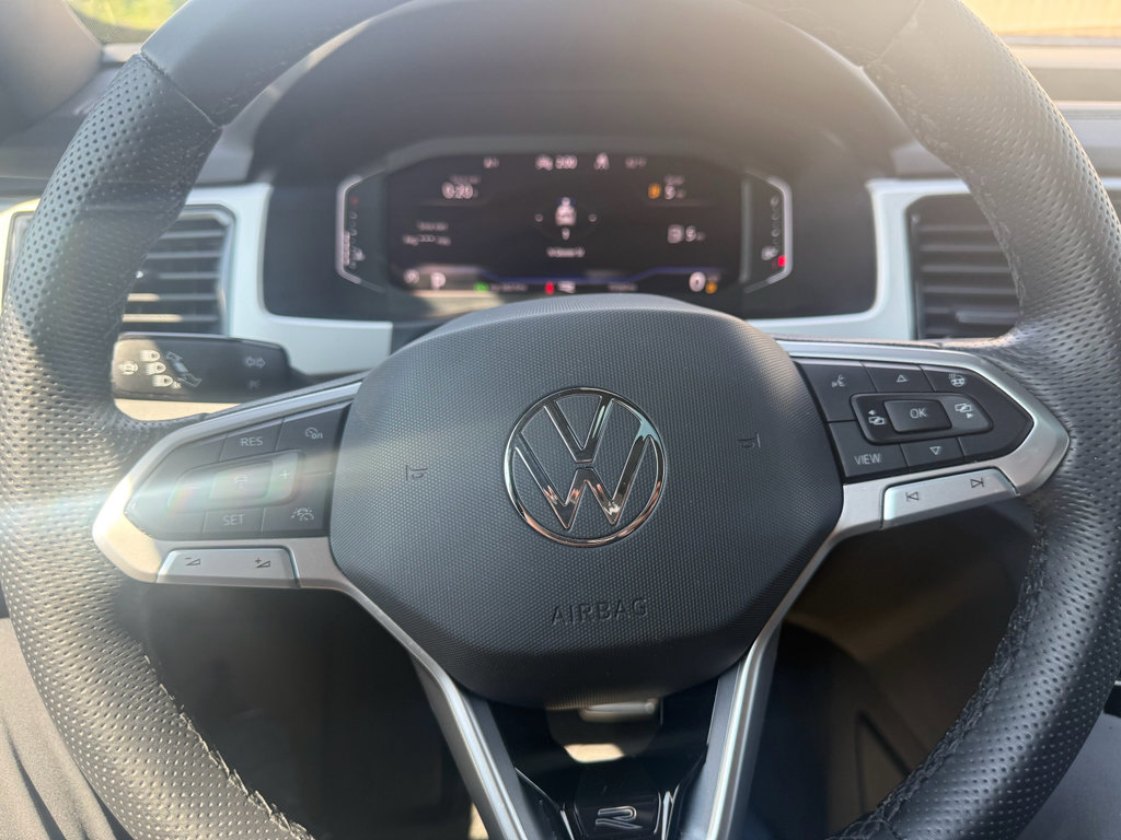 Used 2023 Volkswagen Atlas Cross Sport SEL R-Line AWD/4WD image 16