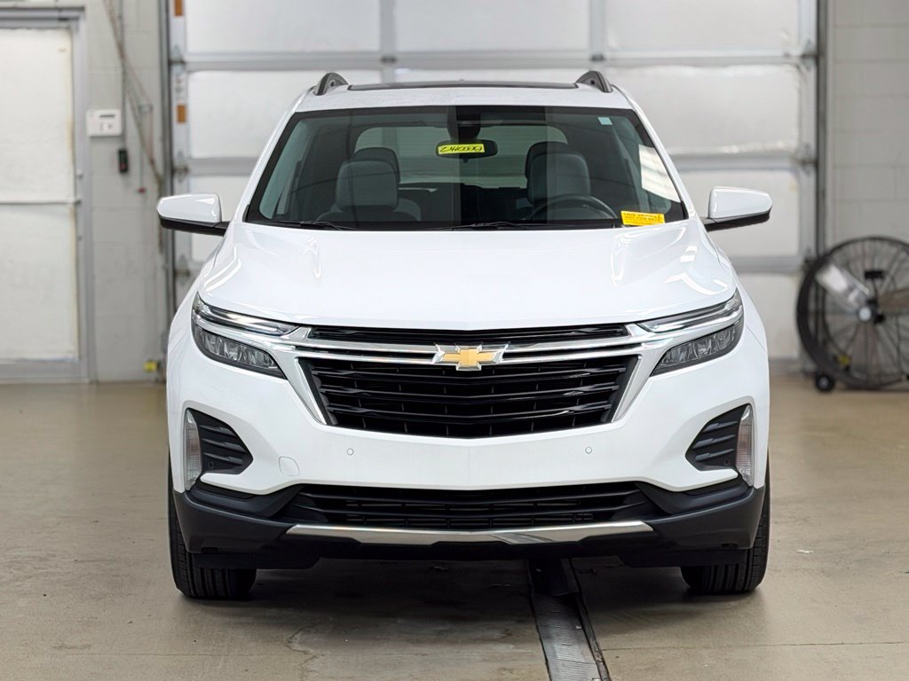 Used 2024 Chevrolet Equinox LT FWD image 2