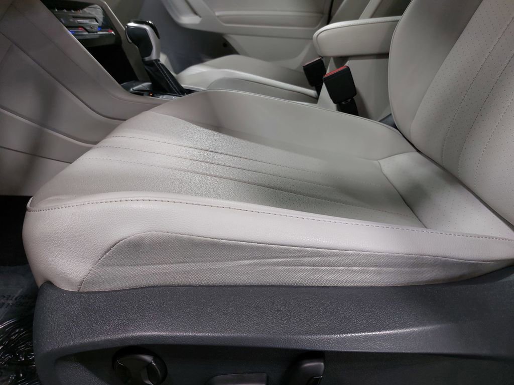 Used 2022 Volkswagen Tiguan SE image 30